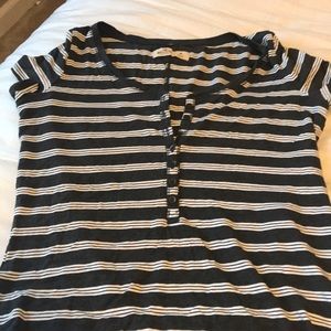 Hollister Short Sleeve !!